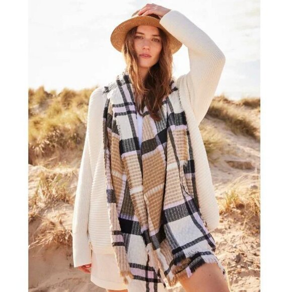 Barbour Faith Tartan Ladies Wrap Scarf Trench/Navy O/S (MSRP $60) - Picture 2 of 6